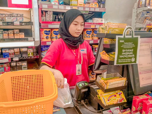 alfatrex Kirim paket pakai alfatrex, cara pakai alfatrex, cara bara alfatrex di alfamart, cek tarif alfatrex, store alfatrex di alfamart terdekat, bayar alfatrex dimana, tahapan pengiriman alfatrex, aplikasi alfatrex