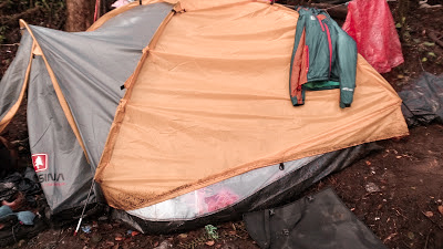 Gunung Cikuray Jalur pendakian gunung cikuray, pos pemancar gunung cikuray, trek gunung cikuray, cara menuju gunung cikuray, terminal guntur menuju pos pemancar, pos pemancar cikuray, pos 1 cikuray, pos 2 cikuray, pos 3 cikuray, pos 4 cikuray, pos 5 cikuray, puncak cikuray, trek awal kebun teh, trek awal cikuray, gunung cikuray mistis, gunung cikuray horor, pengalaman mistis di gunung, pendakian, pendaki indonesia, Gunung di Indonesia, gunung di jawa barat, gunung cikuray, gunung cikuray 2818, ketinggian gunung cikuray,