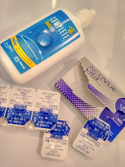 Softlense terbaik di Indonesia, Softlense aman, Softlense bagus, softlense rekomended, memilih softlense yang aman, cara memasang softlense, keunggulan softlense acuvue vita, cara memilih softlense yang baik dan aman