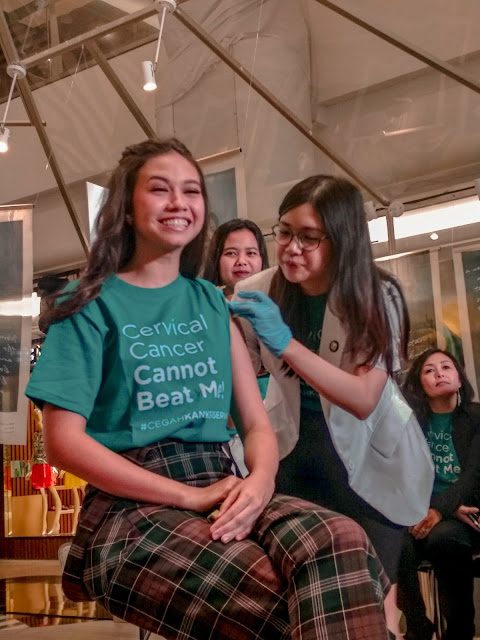 Yuki Kato Cinta Laura, Kanker Serviks, Cegah Kanker Serviks dengan Vaksin HPV, vaksinasi HPV, Faktor risiko kanker serviks, cara cegah kanker serviks, ciri-ciri kanker serviks, cara mengetahui kanker serviks, cara deteksi kanker serviks, cegah kanker sedini mungkin, harga vaksinasi hpv, harga vaksin hpv