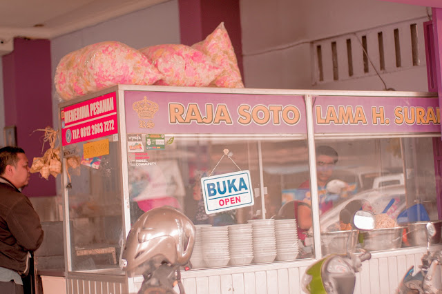 Soto Sokaraja Raja Soto Lama H. Suradi, Soto Sokaraja Terenak di Purwokerto, Rekomendasi soto sokaraja di purwokerto, soto sokaraja paling enak, soto sokaraja paling murah, soto sokaraja terenak